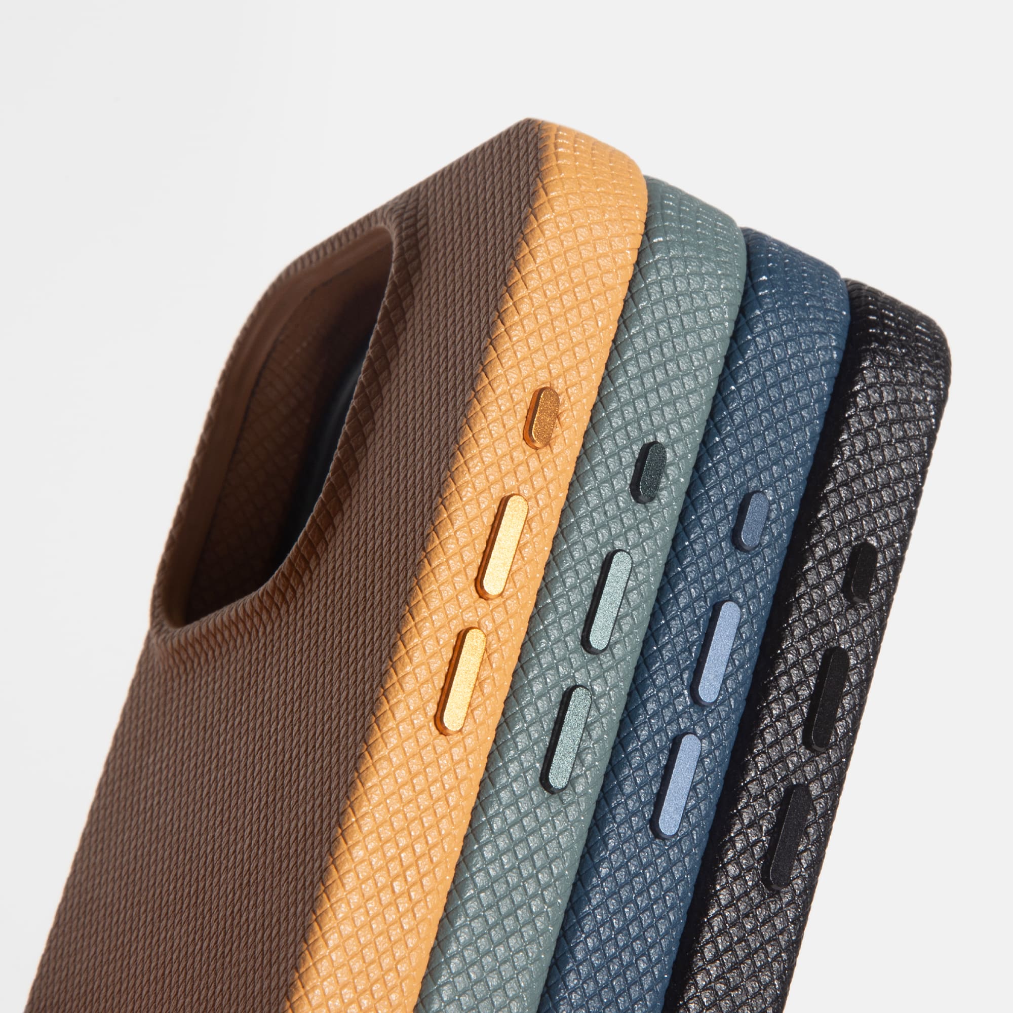 Чехол Native Union (RE)Classic Case MagSafe для iPhone 16, черный