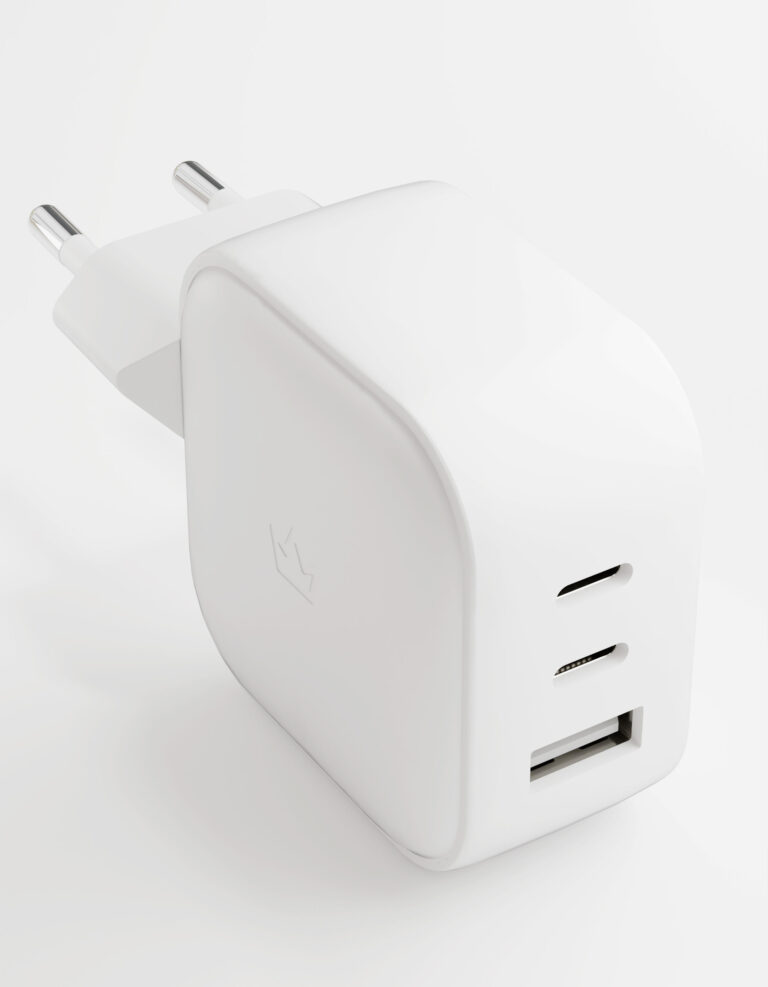 Фото Адаптер питания VLP G-Charge 65W 2xUSB-C + USB-A белый На фото изображено Адаптер питания VLP G-Charge 65W 2xUSB-C + USB-A белый