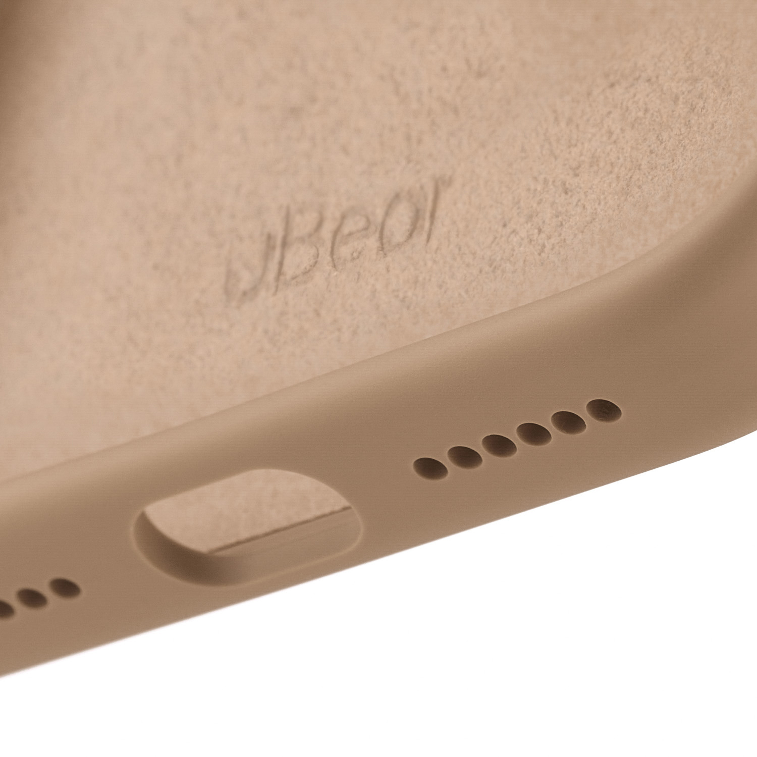 На фото изображено Чехол защитный uBear Touch Mag Case для iPhone 17 Pro Max, MagSafe, латте